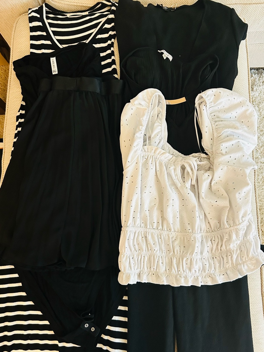 Women’s Size Large 6-Piece Clothing Bundle